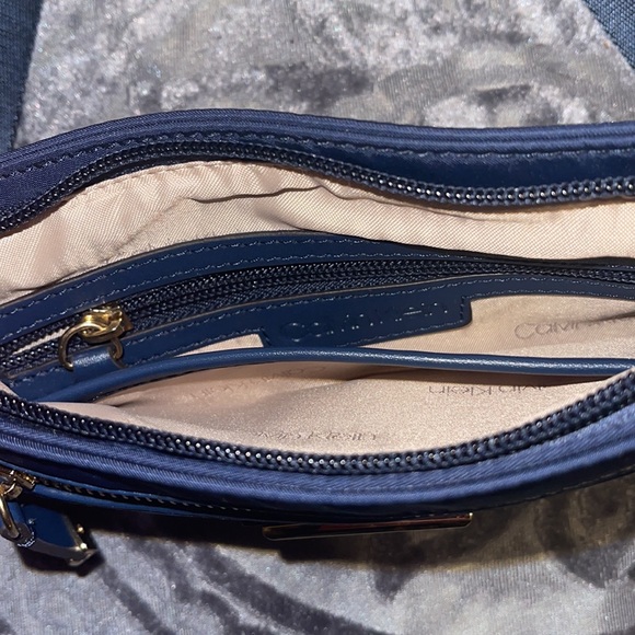 Calvin Klein bag waist belt bag not a shoulder bag - Picture 5 of 6